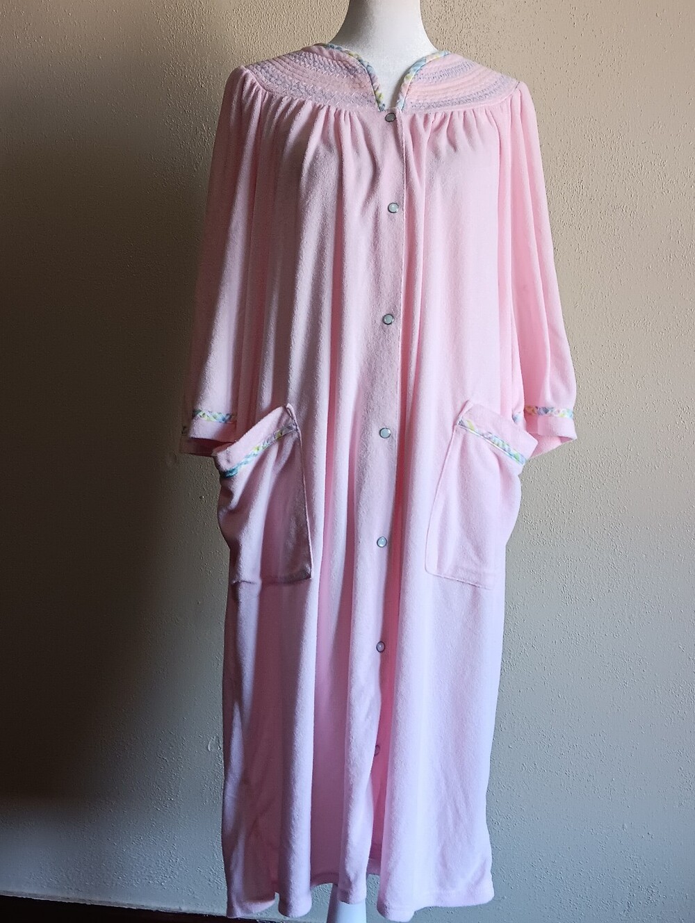 VTG Soft Pink Women's Snap Front Robe Housecoat National Sz. Medium Pajamas 90s